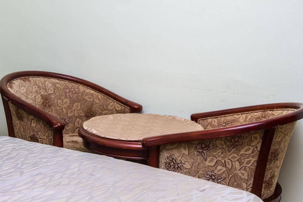 Alma House Hotel Accra Exterior photo