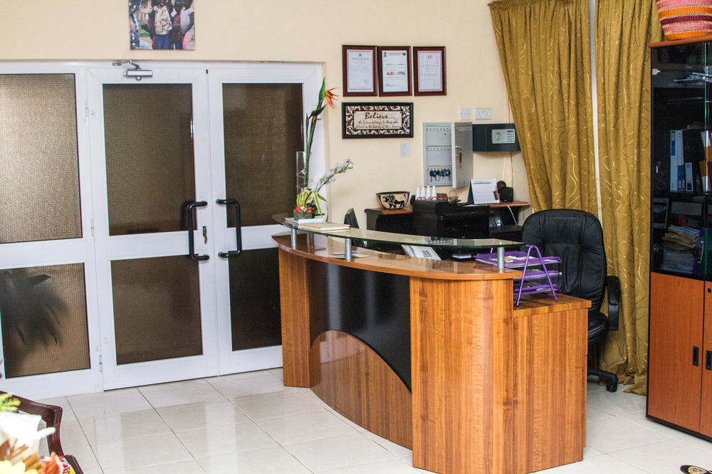 Alma House Hotel Accra Exterior photo